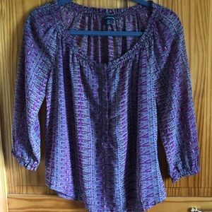 Beautiful light weight America Eagle top.